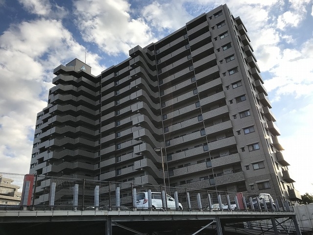 サーパス衣山弐番館3LDK
